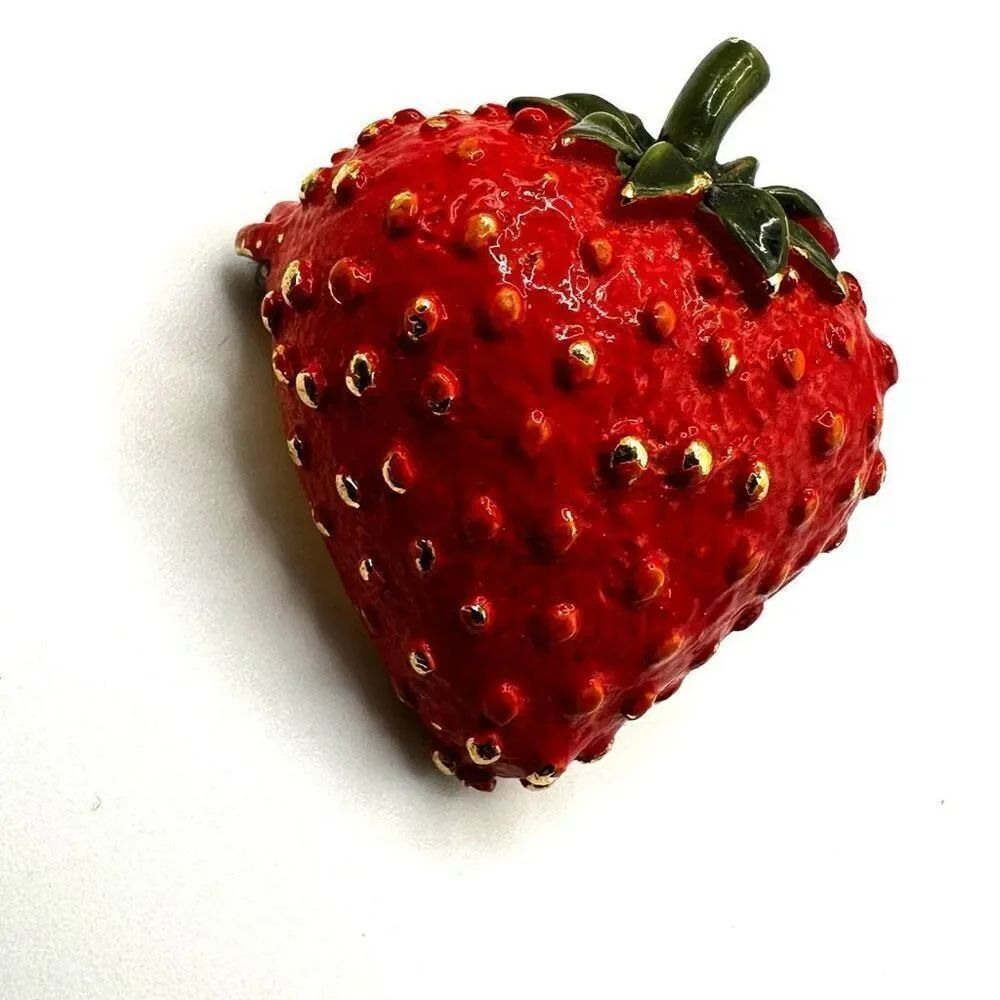 Strawberry brooch - Picture 2 of 7